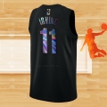 Camiseta Brooklyn Nets Kyrie Irving NO 11 Iridescent Logo Negro