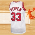 Camiseta Chicago Bulls Scottie Pippen NO 33 Mitchell & Ness 1997-98 Blanco2